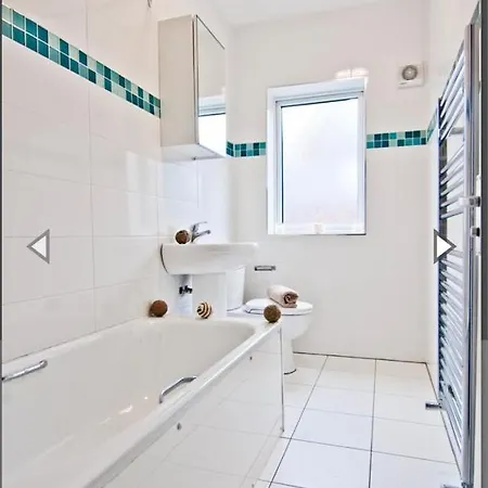 Budget Double Close To And Centre Pensionat Leeds (West Yorkshire)