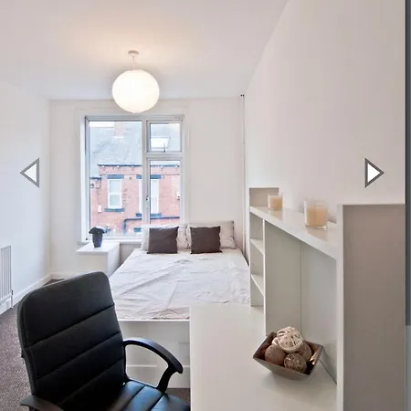 Budget Double Close To Leeds And Centre