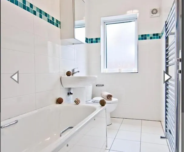 Budget Double Close To And Centre Guest house Leeds (West Yorkshire)